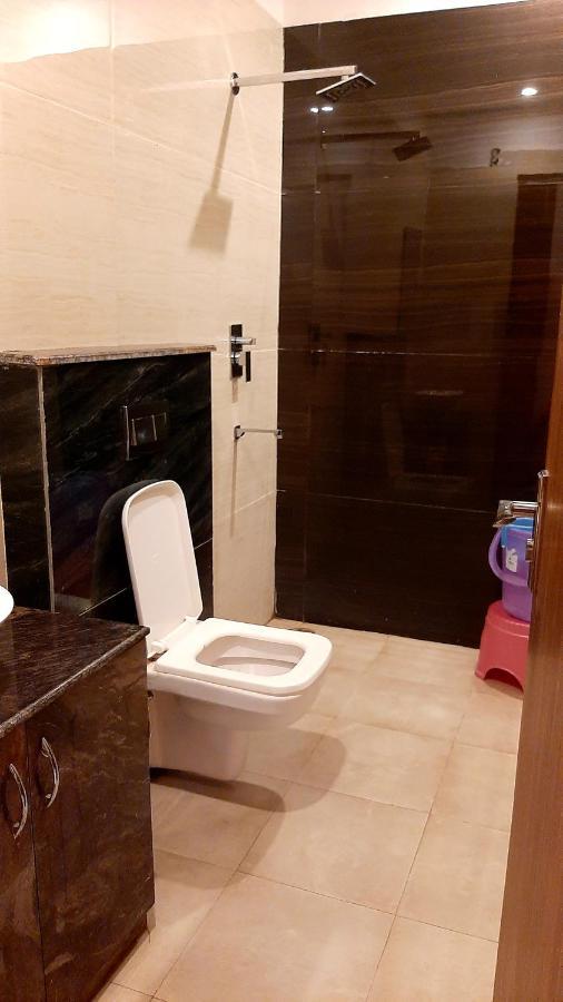 Hotel Hollywood Zirakpur ภายนอก รูปภาพ