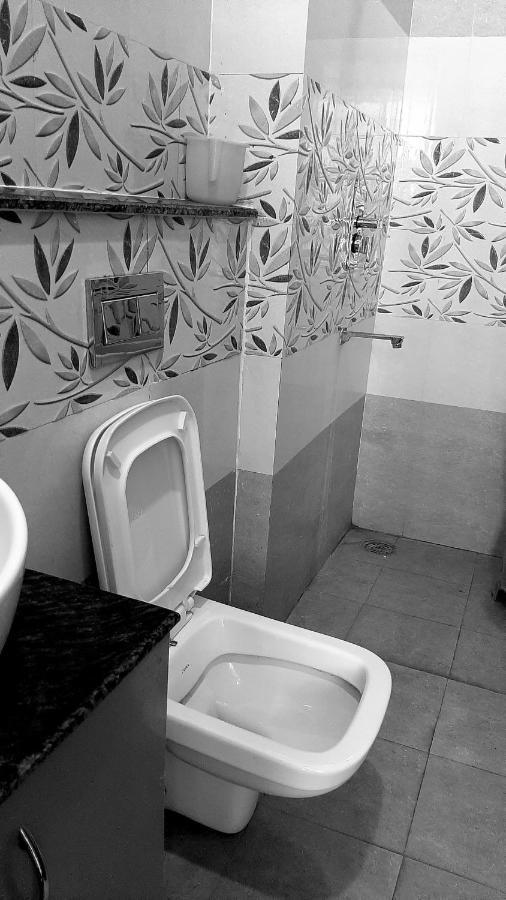 Hotel Hollywood Zirakpur ภายนอก รูปภาพ