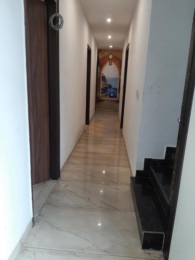 Hotel Hollywood Zirakpur ภายนอก รูปภาพ