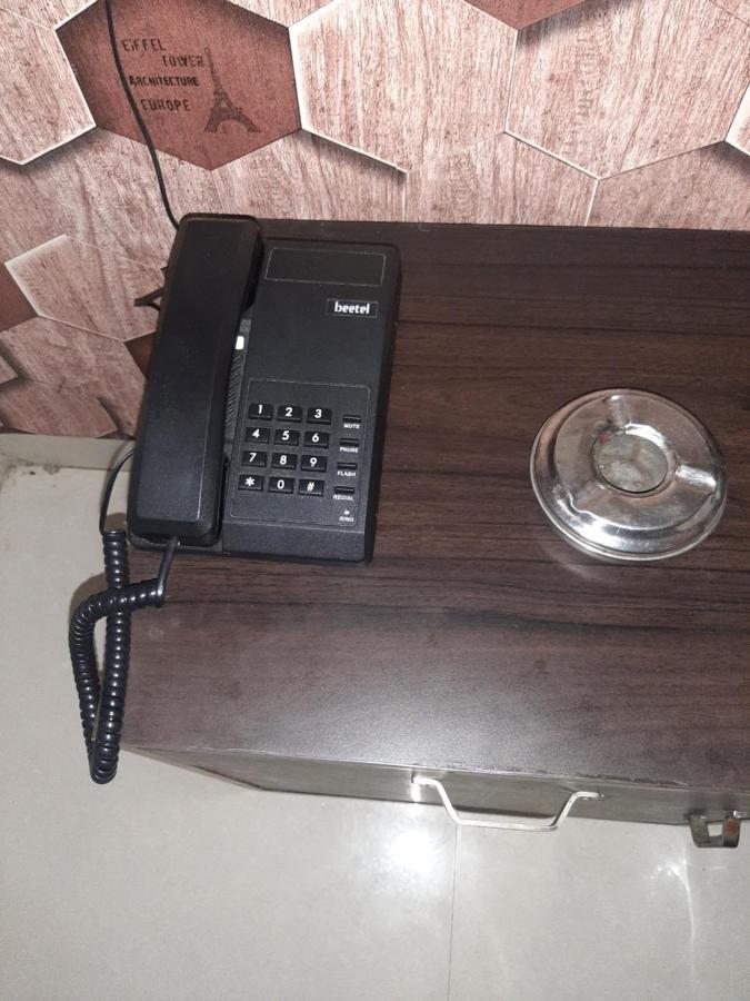 Hotel Hollywood Zirakpur ภายนอก รูปภาพ