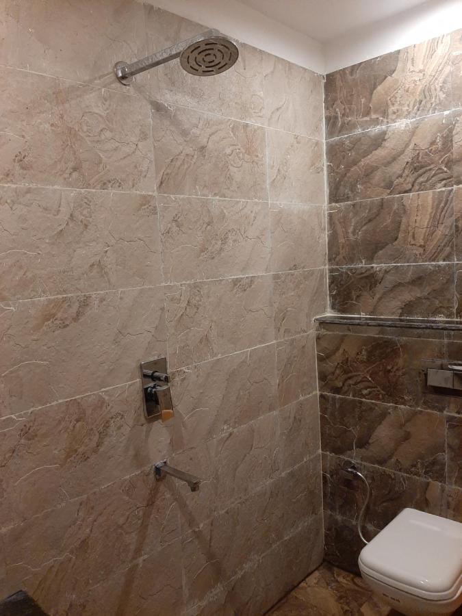 Hotel Hollywood Zirakpur ภายนอก รูปภาพ