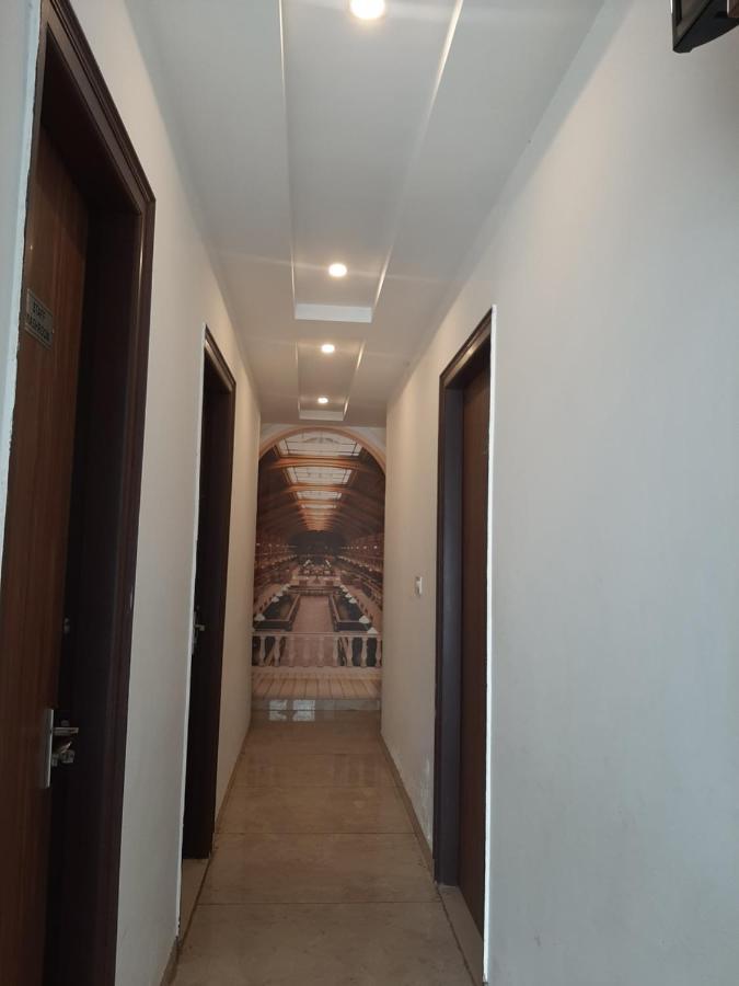 Hotel Hollywood Zirakpur ภายนอก รูปภาพ