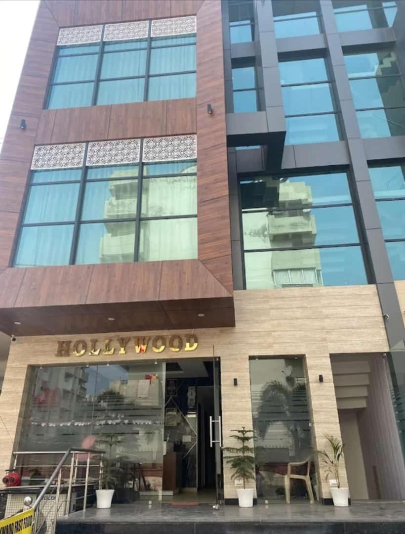 Hotel Hollywood Zirakpur ภายนอก รูปภาพ